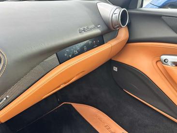 Ferrari F8 Spider — photo 12