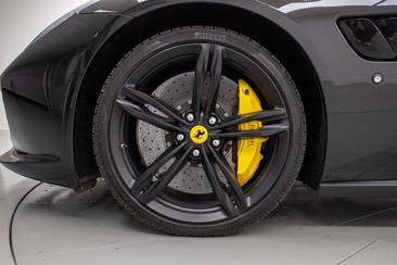 Ferrari GTC4Lusso — photo 6