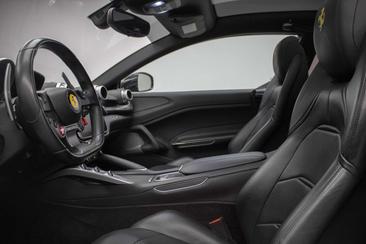Ferrari GTC4Lusso — photo 8