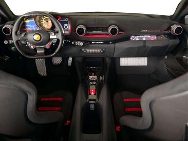 Ferrari 812 Competizione — photo 10