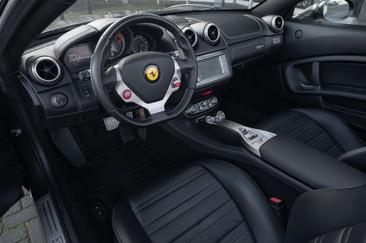 Ferrari California — photo 17
