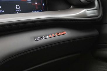 Ferrari GTC4Lusso — photo 23