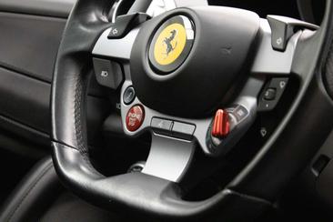 Ferrari GTC4Lusso — photo 29