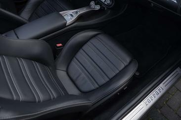 Ferrari California — photo 39