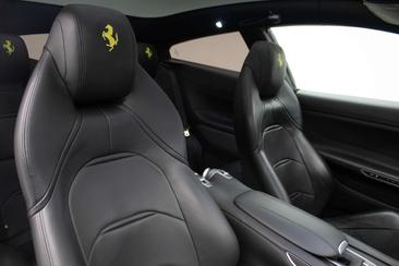 Ferrari GTC4Lusso — photo 30