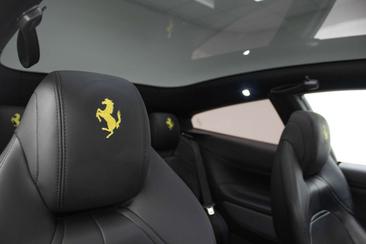 Ferrari GTC4Lusso — photo 32
