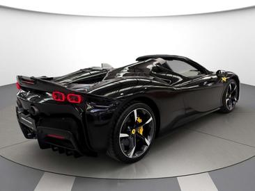 Ferrari SF90 Spider — photo 8