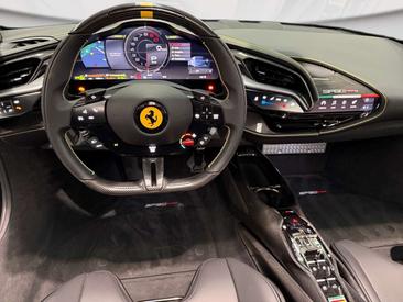 Ferrari SF90 Spider — photo 15