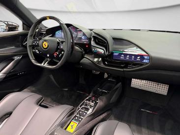 Ferrari SF90 Spider — photo 17