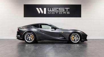 Ferrari 812 Superfast — photo 3