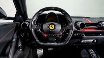 Ferrari 812 Superfast — photo 17