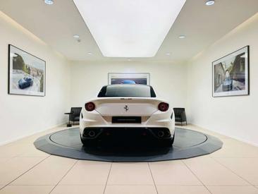 Ferrari FF — photo 7