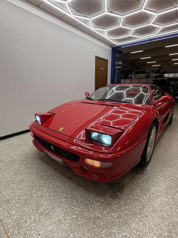 Ferrari F355 — photo 5