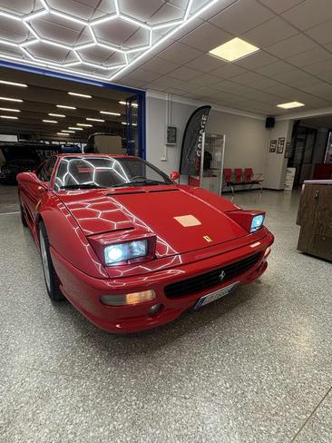 Ferrari F355 — photo 7