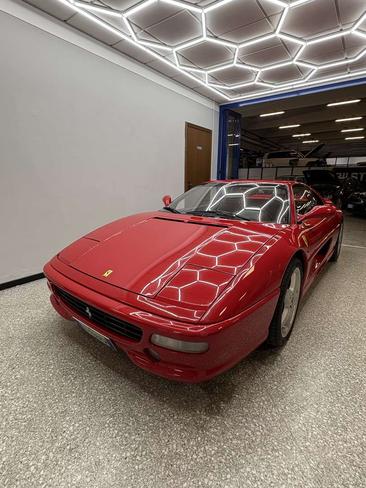 Ferrari F355 — photo 9