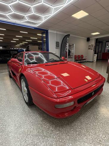 Ferrari F355 — photo 15
