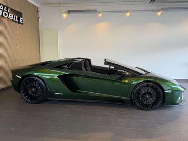 Lamborghini Aventador Roadster — photo 4