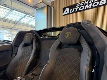Lamborghini Aventador Roadster — photo 22