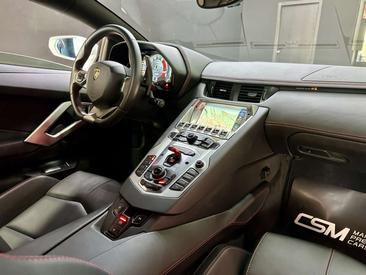 Lamborghini Aventador — photo 15