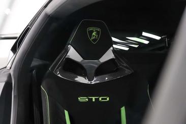 Lamborghini Huracán STO — photo 10