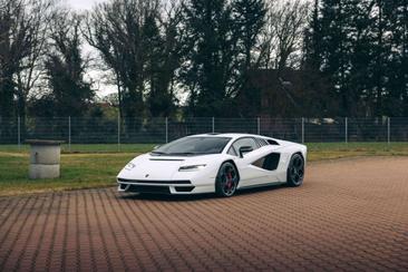 Lamborghini Countach — photo 3