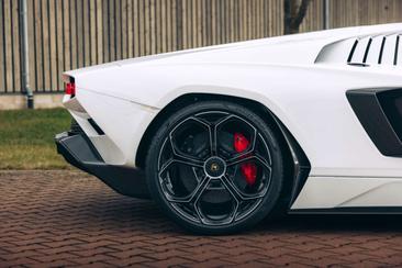 Lamborghini Countach — photo 7
