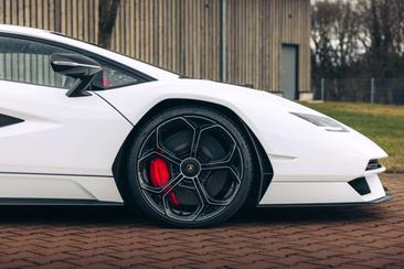 Lamborghini Countach — photo 8