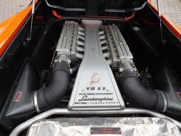 Lamborghini Diablo — photo 17