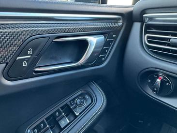 Porsche Macan GTS — photo 21
