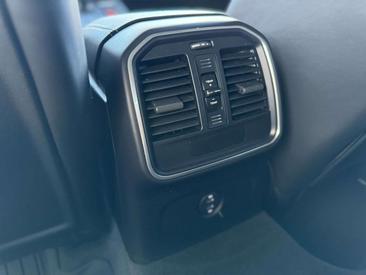 Porsche Macan GTS — photo 24