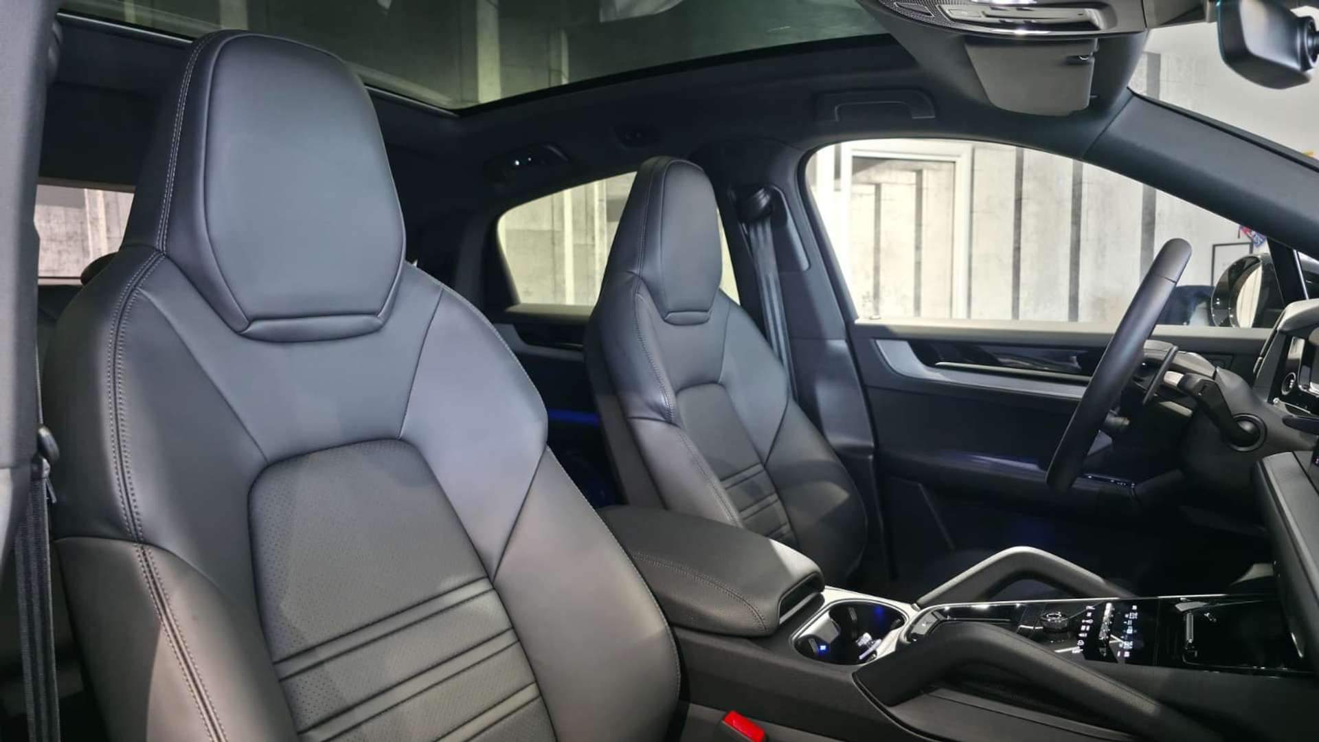 Porsche Cayenne Coupé E-Hybrid - 2025 - Joinsteer - #13