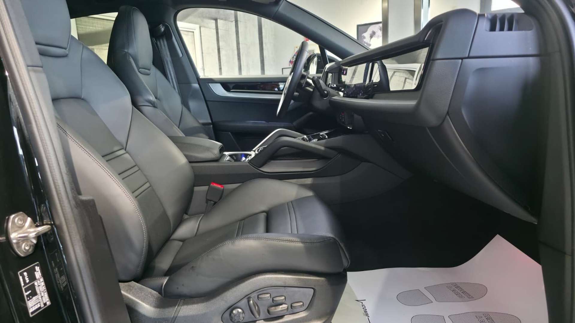 Porsche Cayenne Coupé E-Hybrid - 2025 - Joinsteer - #14