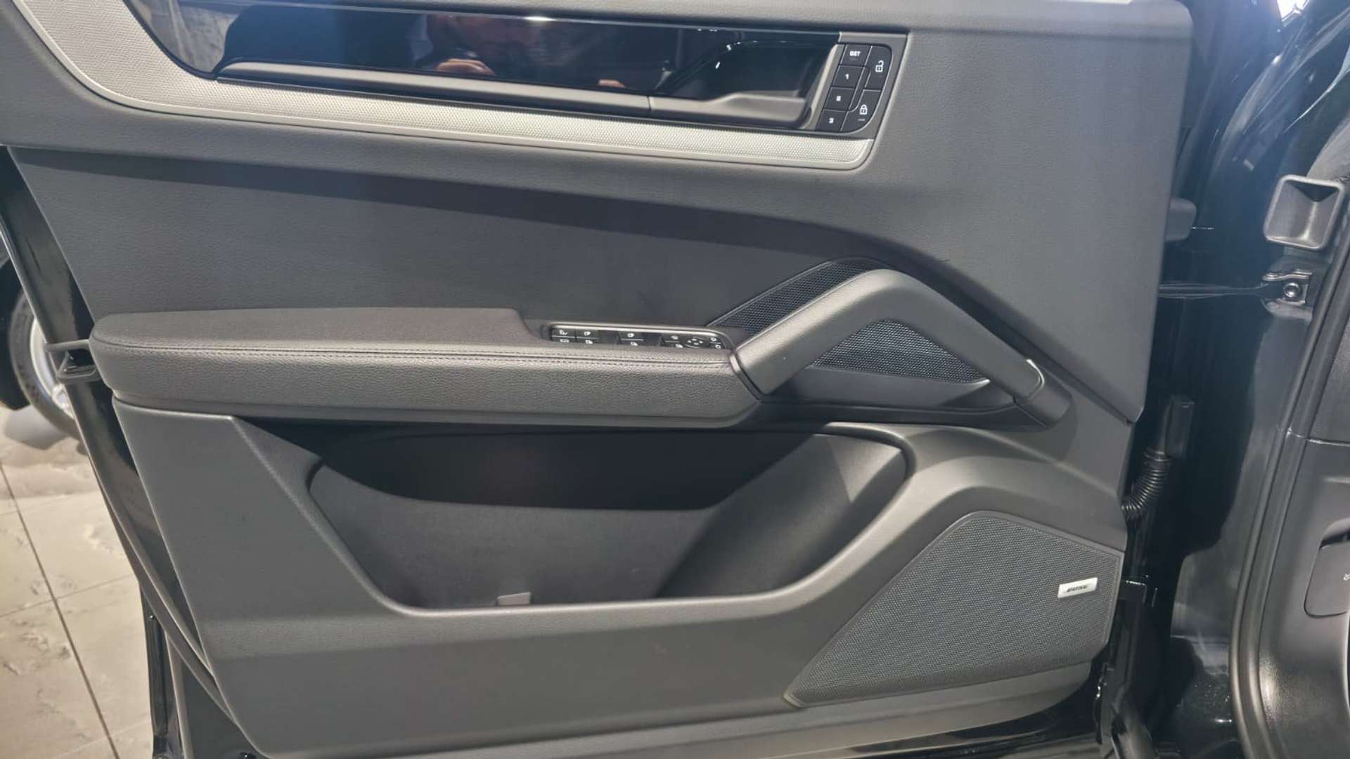 Porsche Cayenne Coupé E-Hybrid - 2025 - Joinsteer - #15