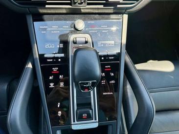 Porsche Cayenne III E-Hybrid — photo 10