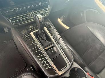 Porsche Macan GTS — photo 10