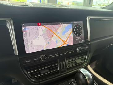 Porsche Macan GTS — photo 11