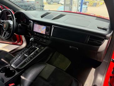 Porsche Macan GTS — photo 15