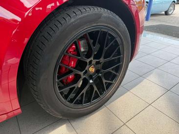 Porsche Macan GTS — photo 17