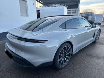 Porsche Taycan Turbo S — photo 3
