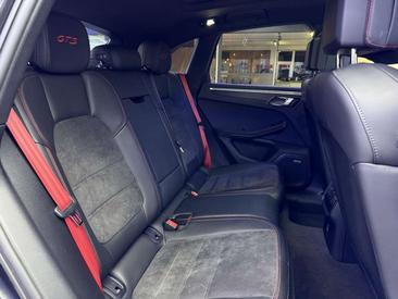 Porsche Macan GTS — photo 26