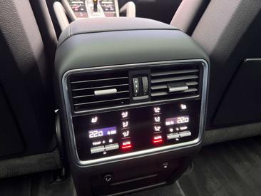 Porsche Cayenne III S — photo 19