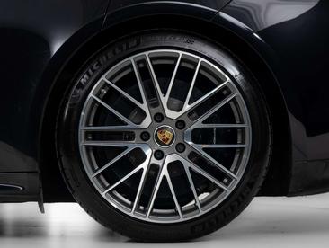 Porsche Panamera II Turbo S E-Hybrid — photo 48
