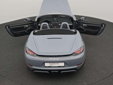 Porsche 718 Boxster — photo 11
