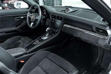 Porsche 991 GTS — photo 12