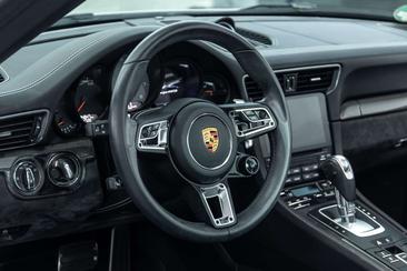 Porsche 991 GTS — photo 16
