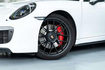 Porsche 991 GTS — photo 21