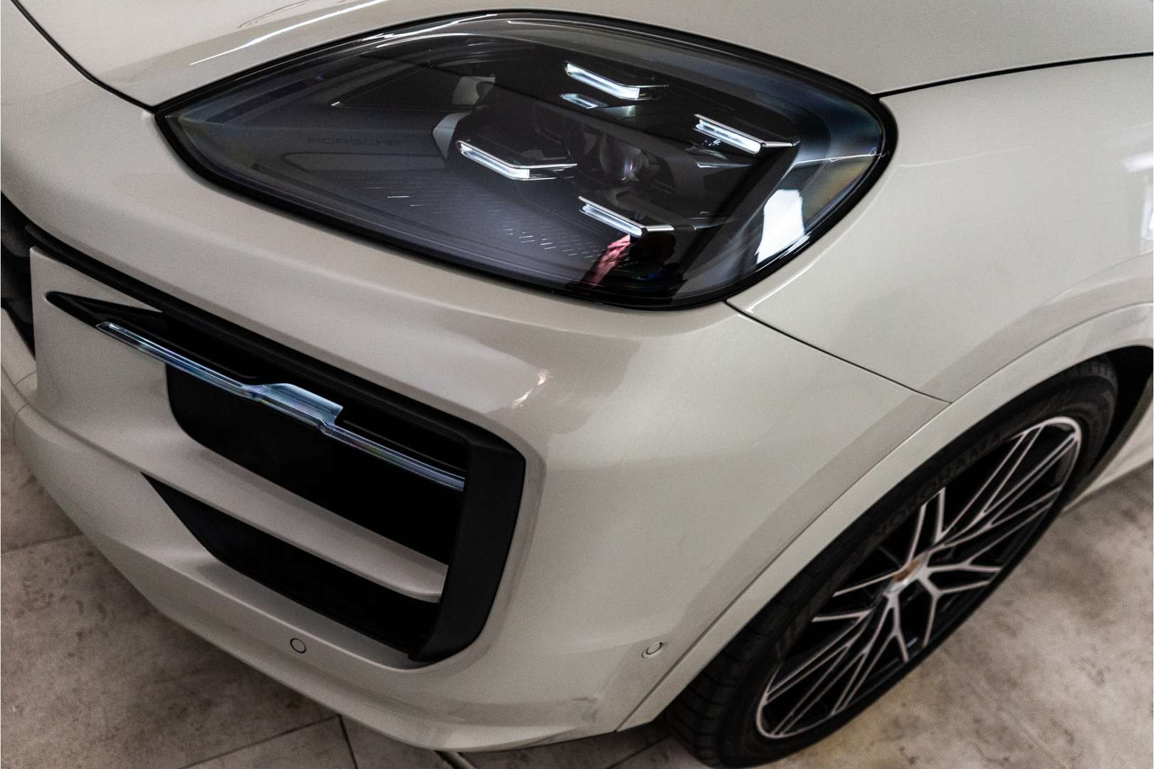 Porsche Cayenne Coupé E-Hybrid - 2025 - Joinsteer - #11