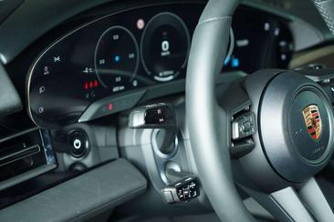 Porsche Taycan Cross Turismo 4 — photo 15