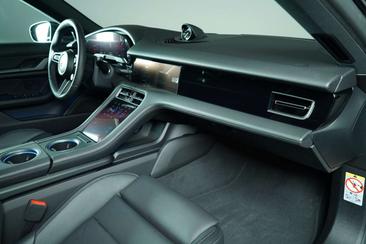 Porsche Taycan Cross Turismo 4 — photo 17