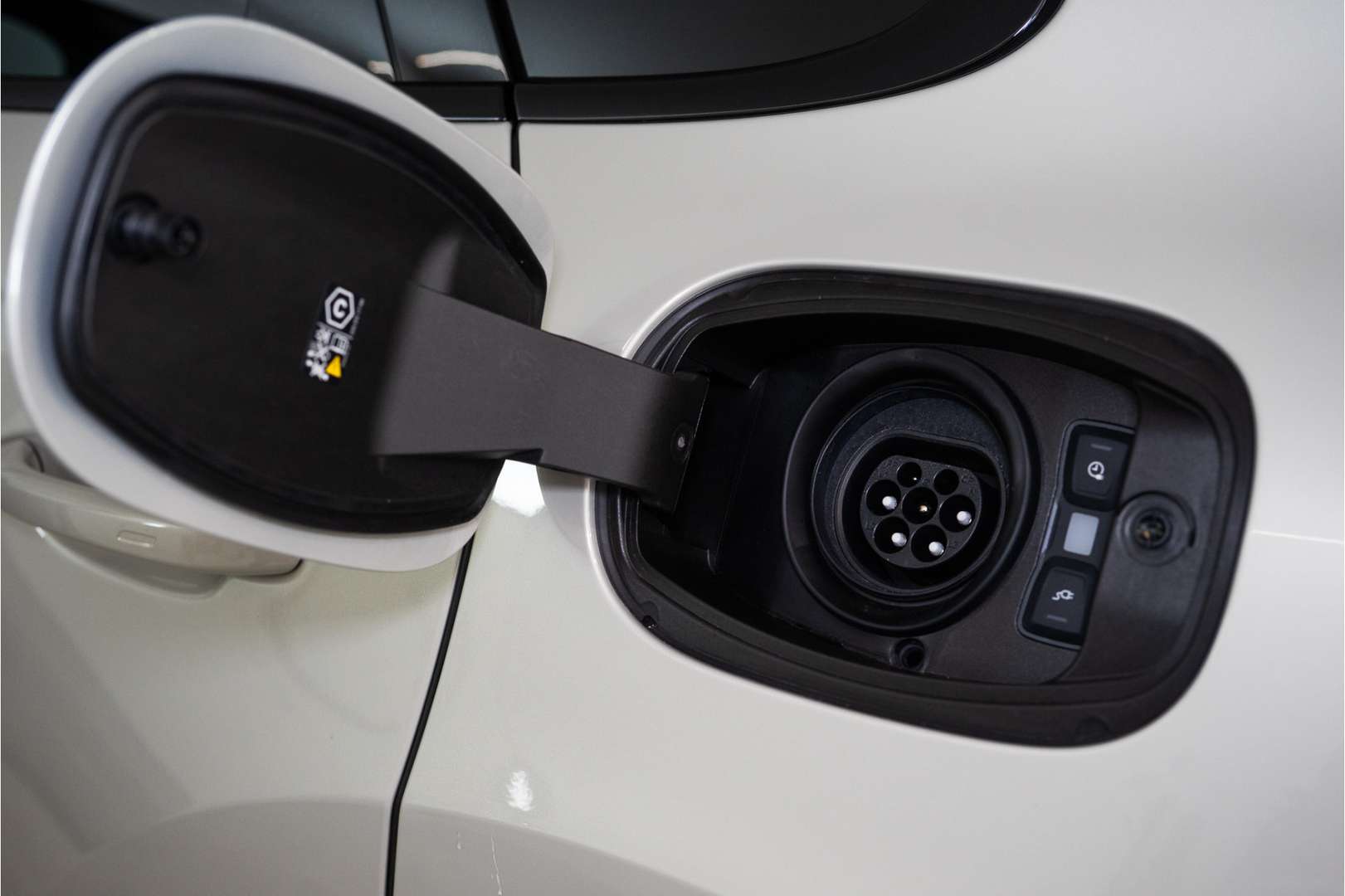 Porsche Cayenne Coupé E-Hybrid - 2025 - Joinsteer - #18